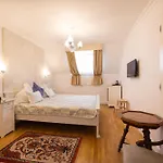 Boutique Szarcsa 3* Székesfehérvár