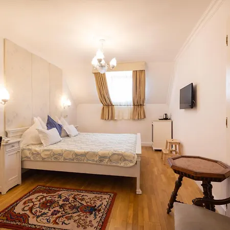 Boutique Szarcsa 3* İstolni Belgrad