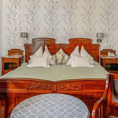 Boutique Szarcsa Otel 3*