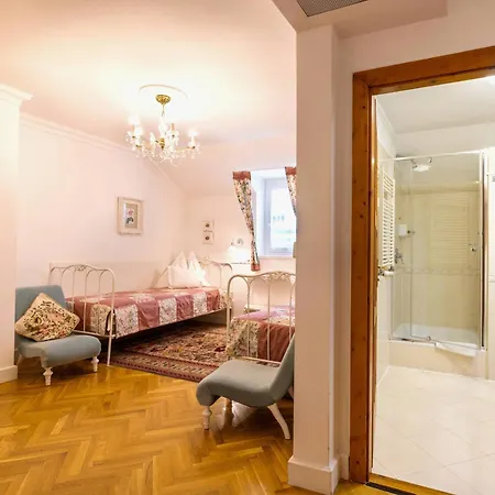 Boutique Szarcsa Otel İstolni Belgrad