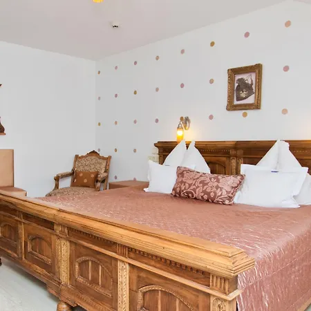 Szarcsa Hotel