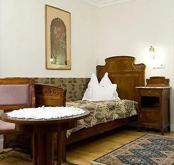 Boutique Szarcsa Otel İstolni Belgrad