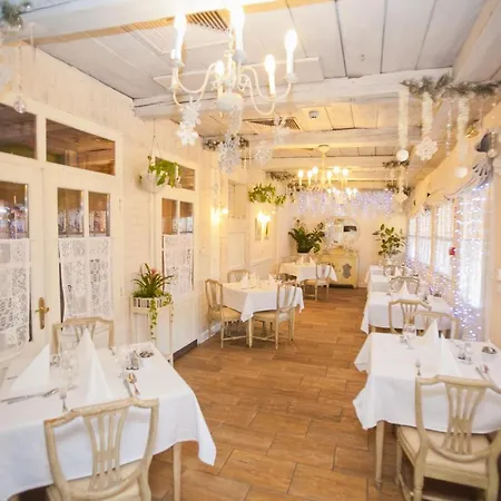 Boutique Szarcsa Otel İstolni Belgrad