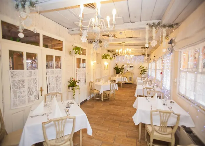 Boutique Szarcsa Otel İstolni Belgrad